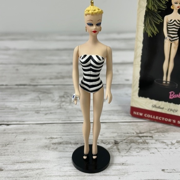 BARBIE HALLMARK ORNAMENT 1959 debut 1994 edition - Picture 1 of 6